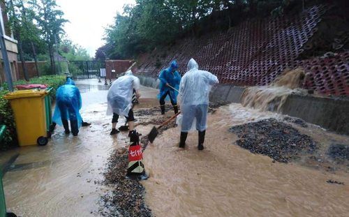 疏通道路排水泄洪